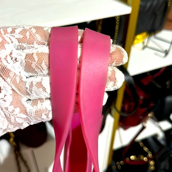 Authentic CHANEL Jelly Logo Tote - Picture 11 of 17